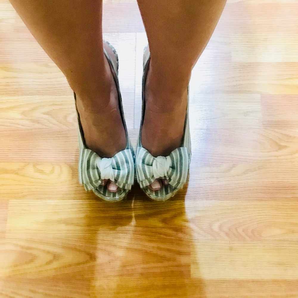 Stuart Weitzman Wedge With Bow - image 3